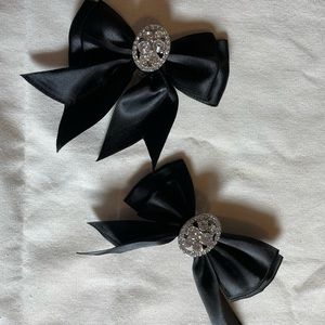 Bow tie shoe clips